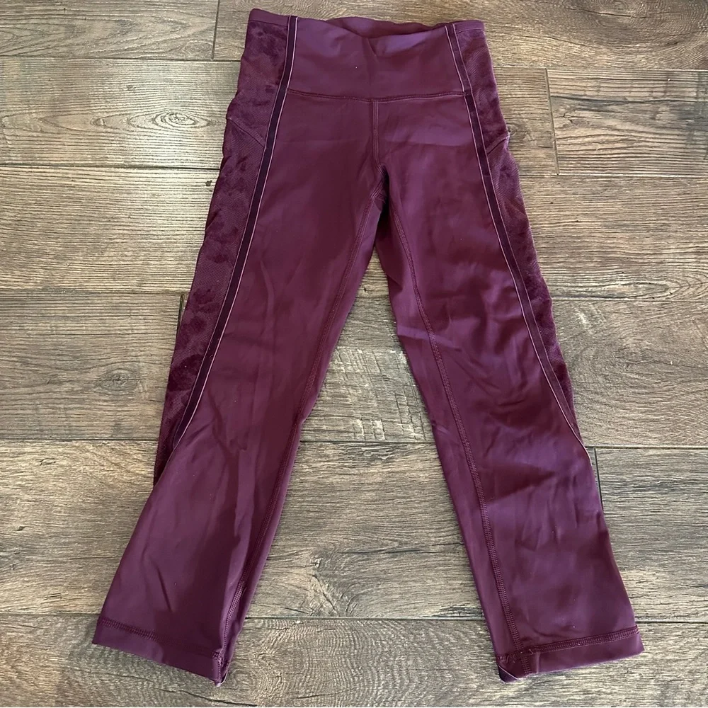 LuluLemon Wunder Under Velvet‎ Floral Crop Leggings Sz 4